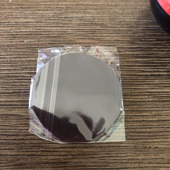 Marvel Bad Guys Mystery Capsule: Thanos magnet - Picture 3 of 3